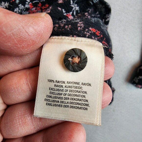 Maeve ANTHROPOLOGIE Bainbridge Black Gathered FLORAL Button Down Top Bohemian 4‎ - Picture 6 of 10